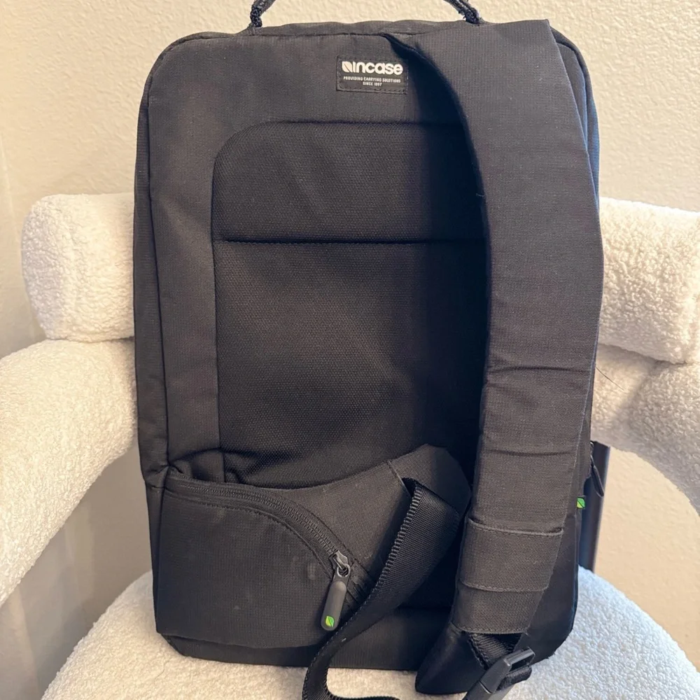 Incase Black Backpack Top Pouch Travel Crossbody Strap Green Eco Full Zip